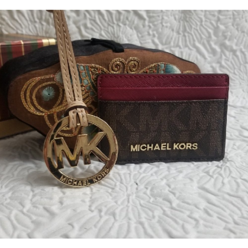 Michael Kors Logo ID Card Holder Rare Deep Red Trim & Gold MK Hang Tag Charm FOB